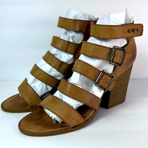 MUDD Smooth Faux Leather Caged Strappy Buckled Block Heel Sandals, size 8 - Picture 4 of 11